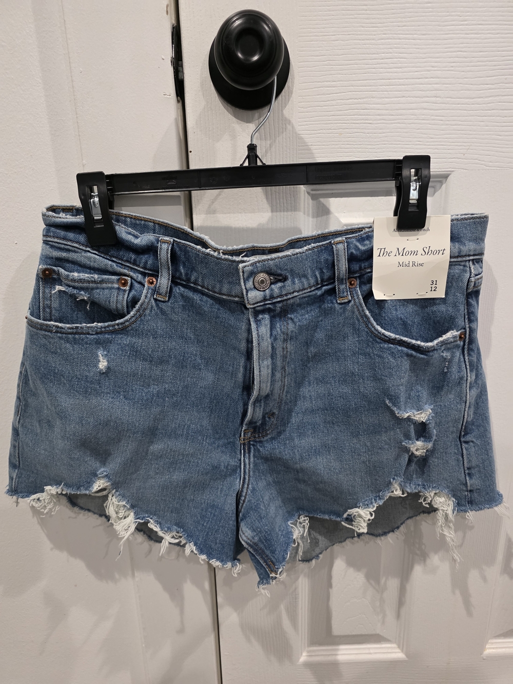 NEW Abercrombie & Fitch Mid Rise The Mom Shorts Size 31/12 Distressed Essential